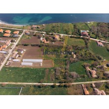 Отличный участок в регуляции в 150 м от моря в пос. Крапец